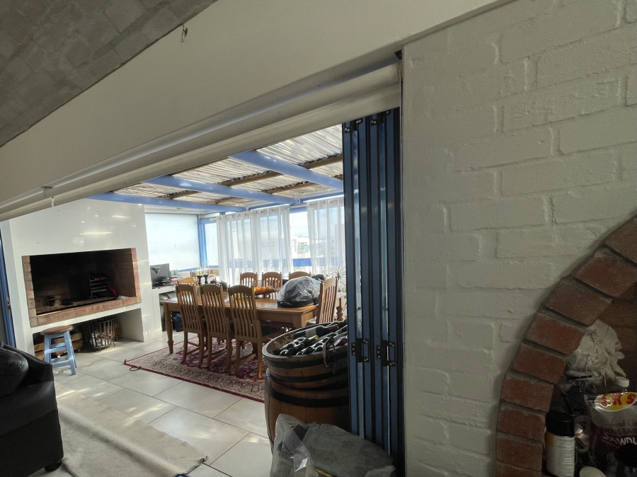 4 Bedroom Property for Sale in Paradise Beach Western Cape